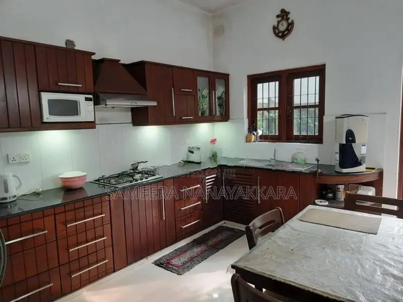 Two Story House For Rent - Athurugiriya