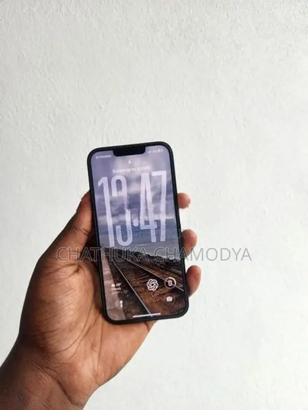 Apple iPhone 13 (Used)