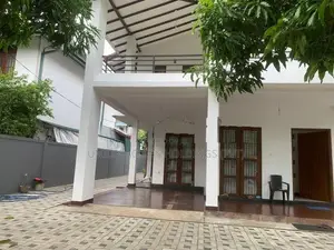 කුරුණෑගල නගරයට ආසන්න අගනා නව දෙමහල් නිවසක් විකිණීමට
