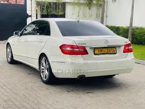 Mercedes Benz E200 2011