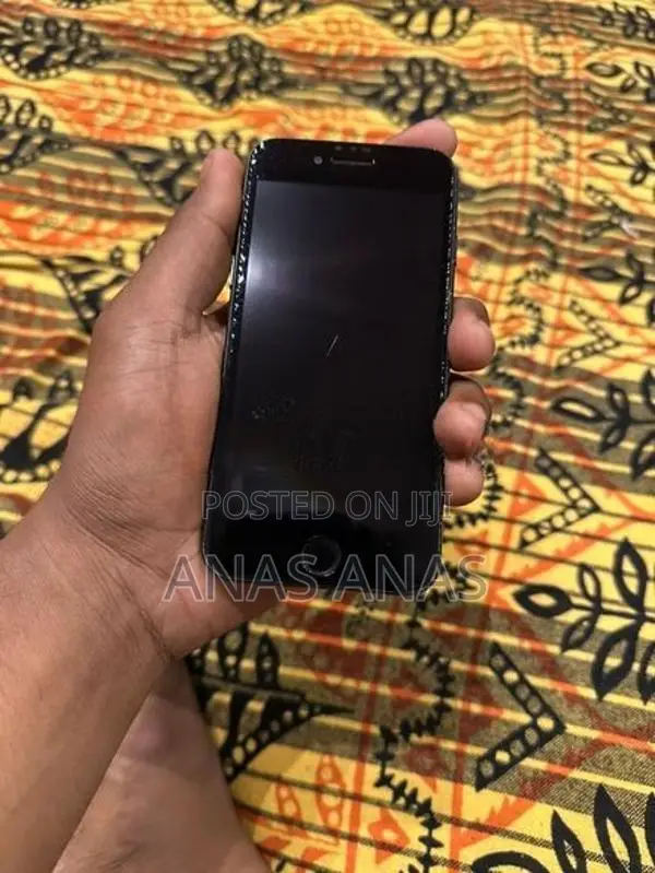 Apple iPhone 7 (Used)