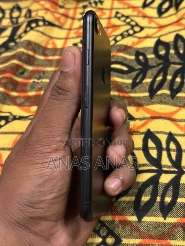 Apple iPhone 7 (Used)