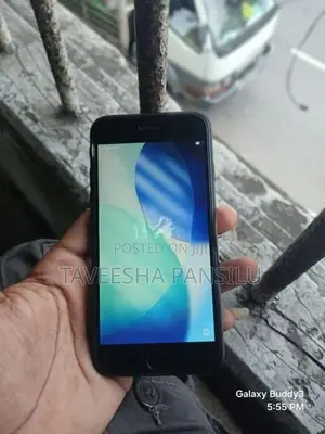 Apple iPhone SE 2 (Used)