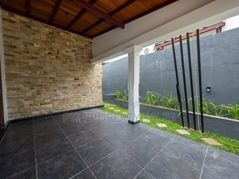 House Sale in Kahathuduwa