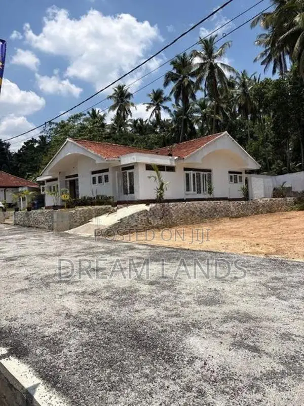 නව නුවර පාරේම ගෙයක්