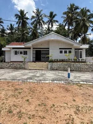 නව නුවර පාරේම ගෙයක්