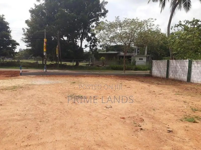 අනුරාධපුර නවනගරයෙන්ම පිරිසිදු සින්නක්කර බිමකොටස්