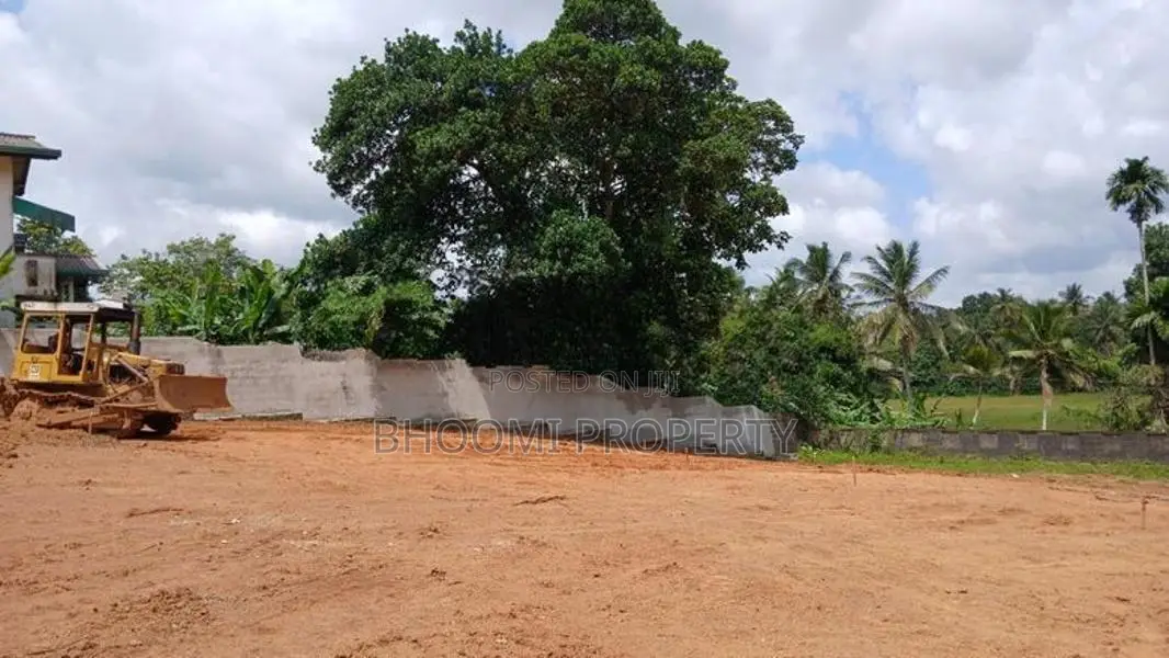 Homagama City Land for Sale