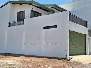 Luxury House for Sale in Athurugiriya
