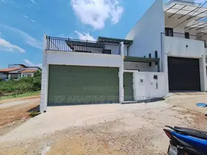 Luxury House for Sale in Athurugiriya