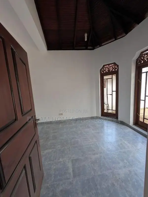 Well-Built Two-Storey Family House for Sale – Udammita, Ja-Ela