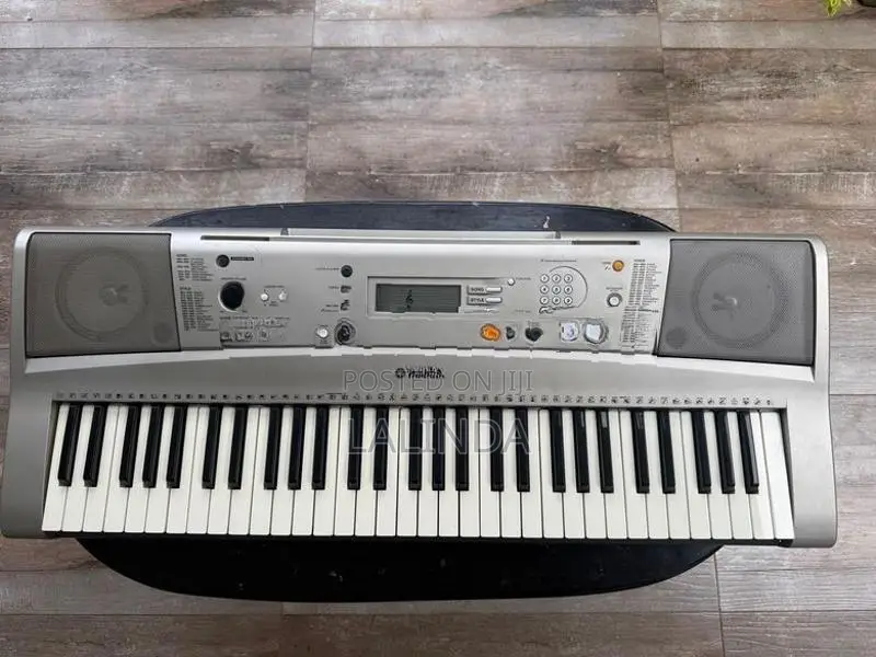 Yamaha PSR-E313 Keyboard