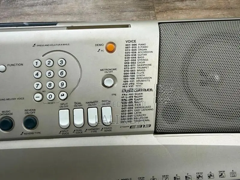 Yamaha PSR-E313 Keyboard