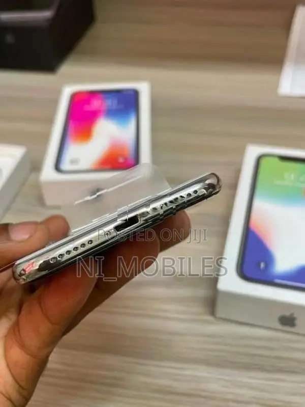 Apple iPhone X (Used)