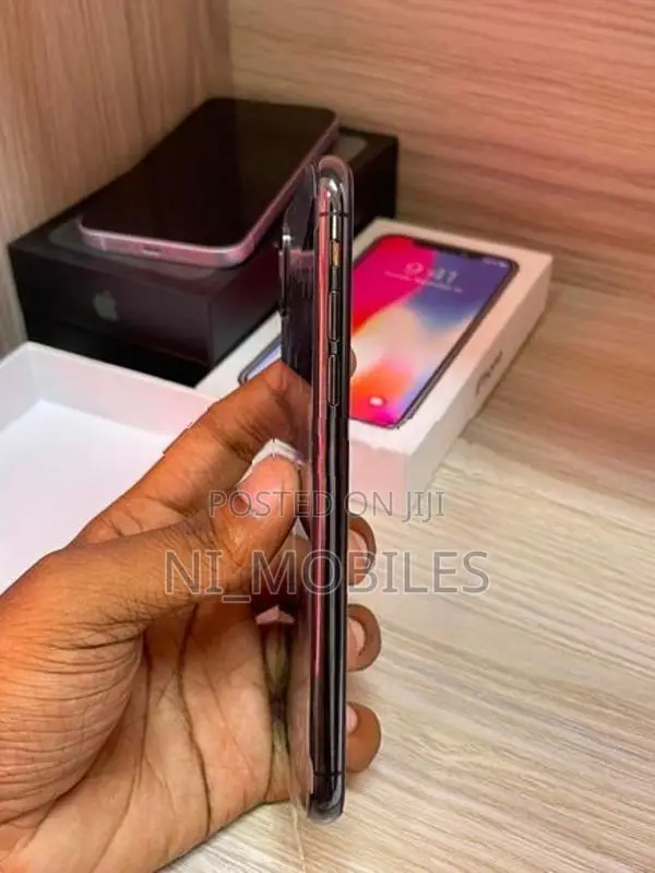 Apple iPhone X (Used)