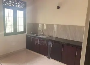 2 Bedroom Upstairs House for Rent in Makola