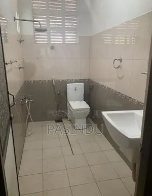 2 Bedroom Upstairs House for Rent in Makola