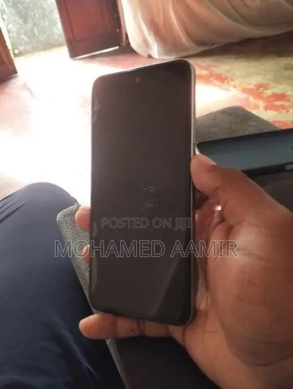 Infinix Hot 50i 6/128GB Full Set (Used)