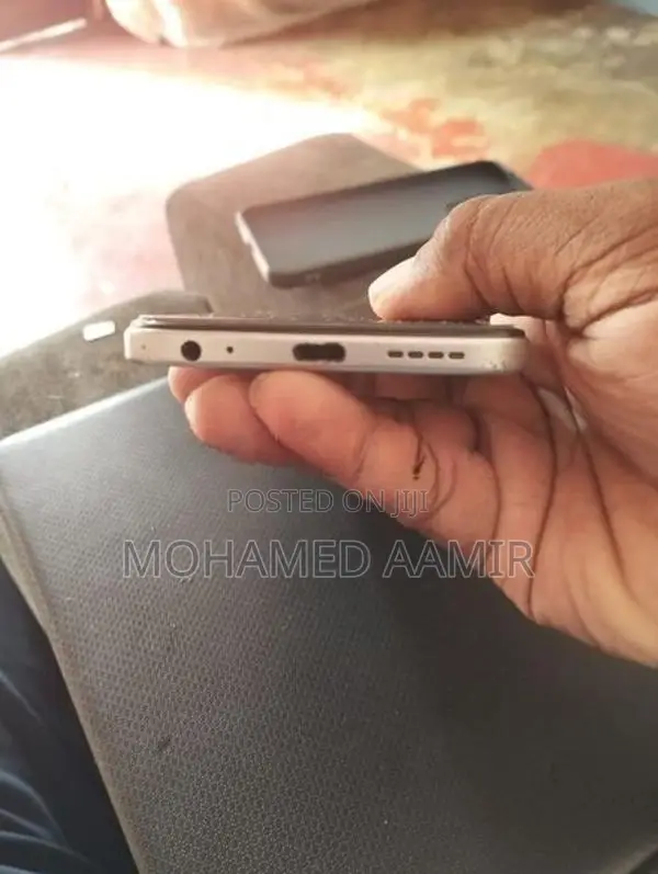 Infinix Hot 50i 6/128GB Full Set (Used)