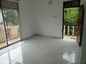 තට්ටු දෙකේ ගෙදර 3 Rooms Panipitiya