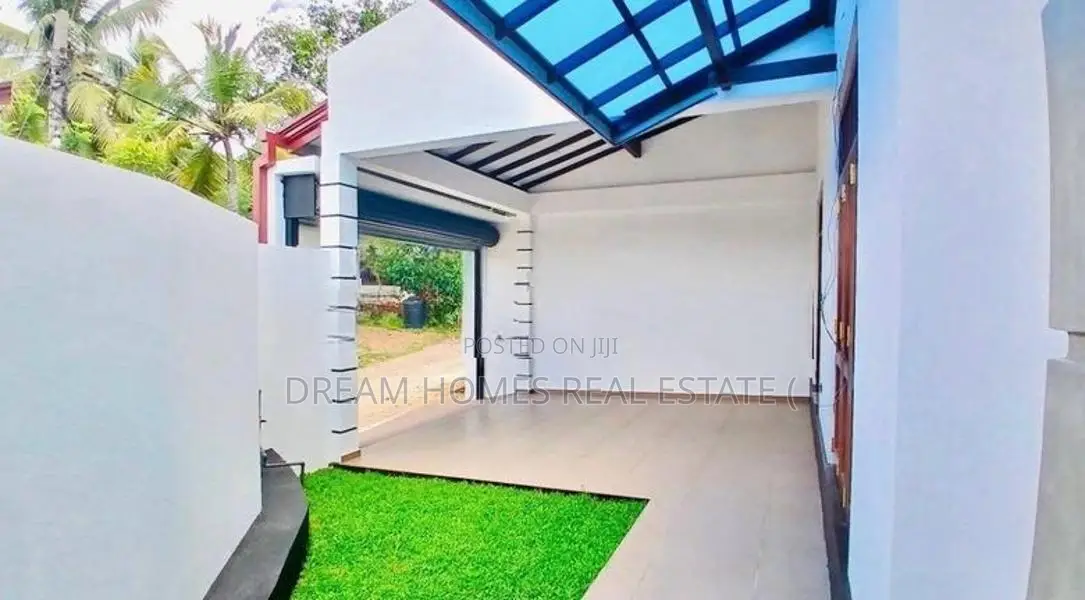 3 Bedroom Single-Storey House for Sale Thalahena