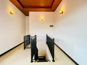 Modern 3 Bedroom Home for Sale in Athurugiriya