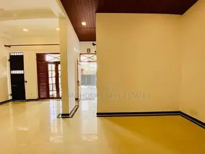 Modern 3 Bedroom Home for Sale in Athurugiriya