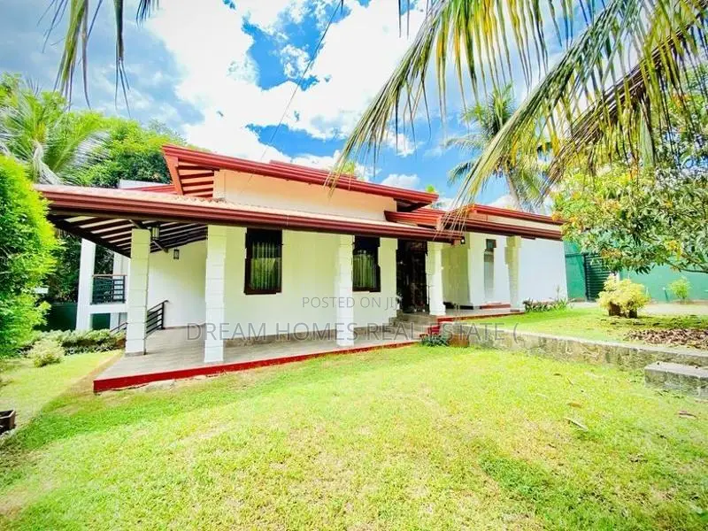 Spacious 3BR Single-Story House on 15.5 Perches for Sale – Athurugiriy