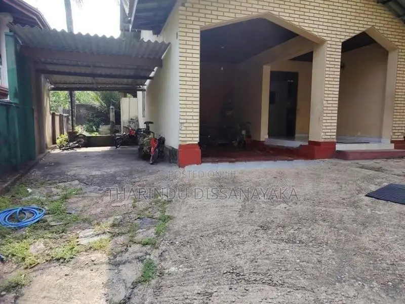 House in Gampaha Hanshagiri Road 01