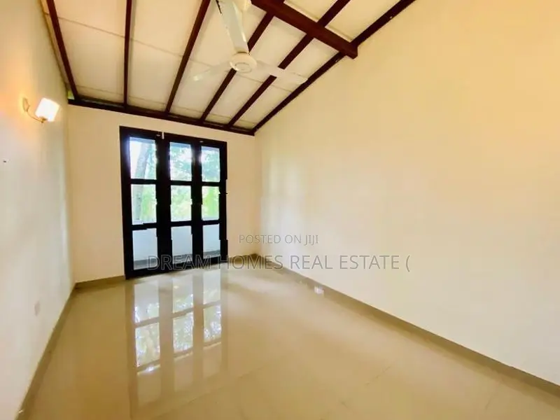 Modern 3 Bedroom House for Sale on 10.9 Perches – Malabe