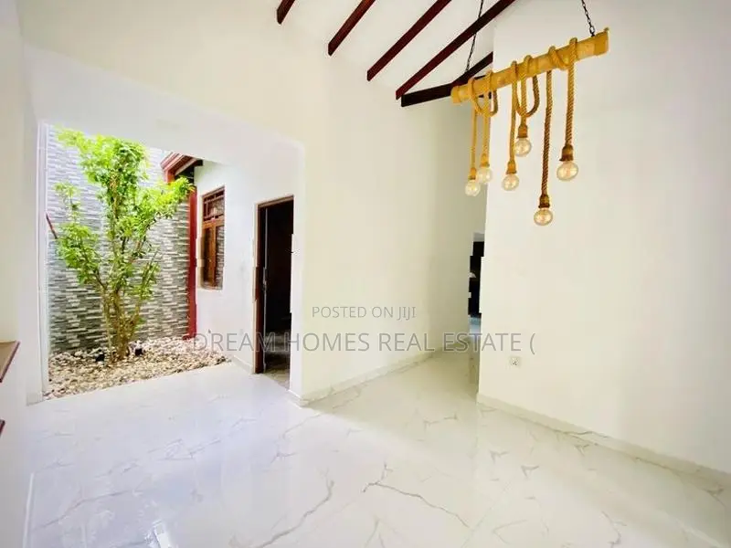 Spacious 3BR Single-Story House on 15.5 Perches for Sale – Athurugiriy