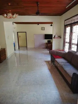House in Gampaha Hanshagiri Road 01