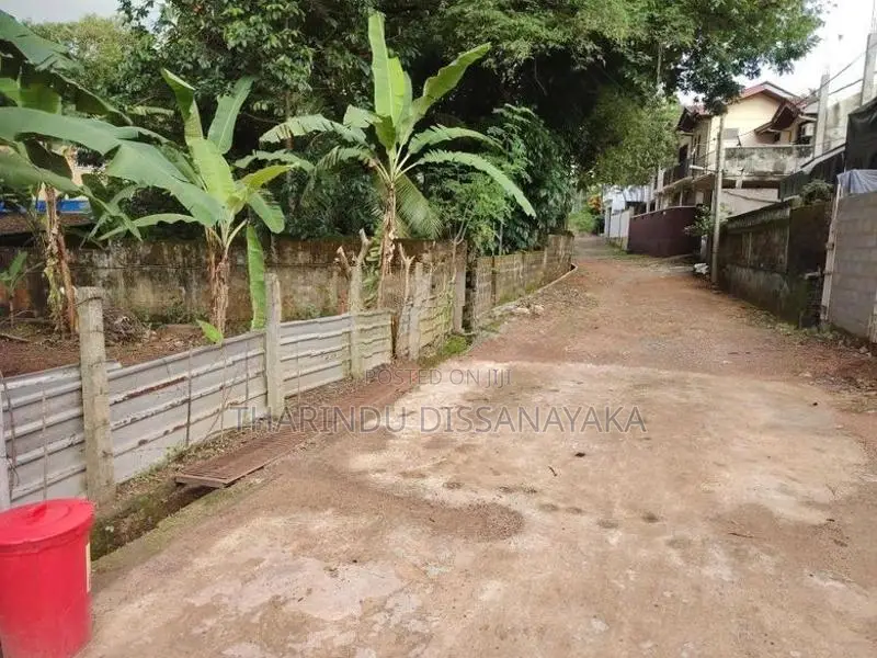 Land in Kadawatha City Plot 04