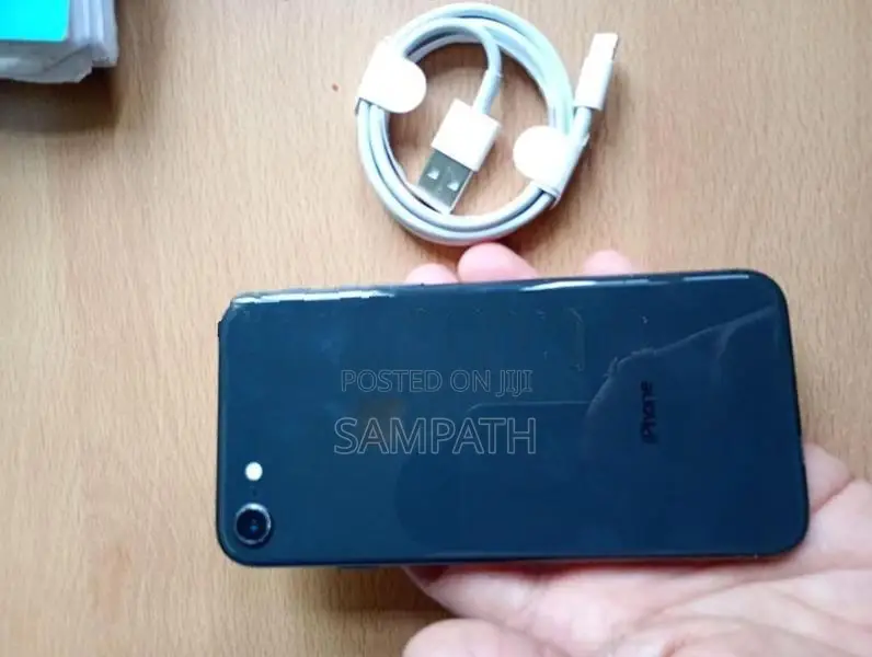 Apple iPhone 8 black (Used)