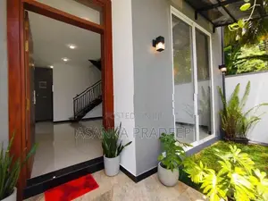 අලුතින්ම ඉදිකරන ලද වටිනා දෙමහල් නිවස මත්තෙගොඩින් විකිනීමට(i72okia)