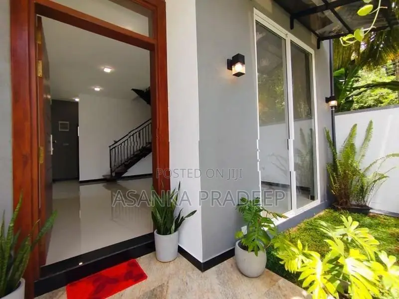 අලුතින්ම ඉදිකරන ලද වටිනා දෙමහල් නිවස මත්තෙගොඩින් විකිනීමට(i72okia)