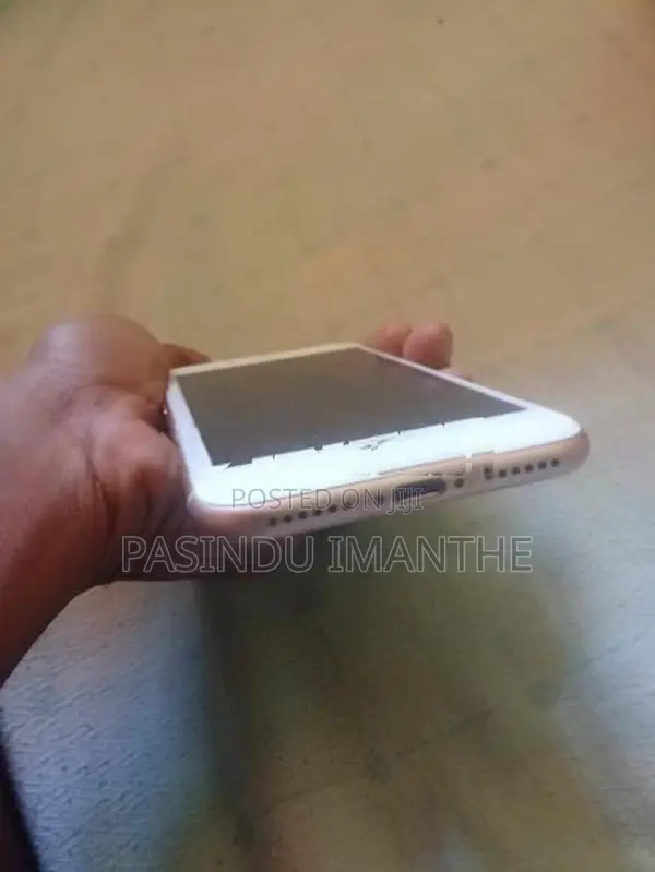 Apple iPhone 8 (Used)