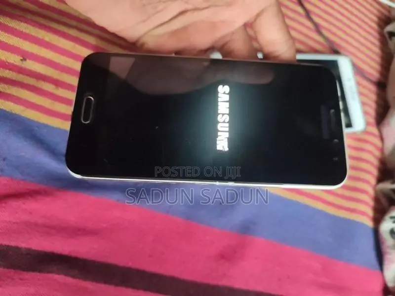 Samsung Galaxy J2 Good phone (Used)