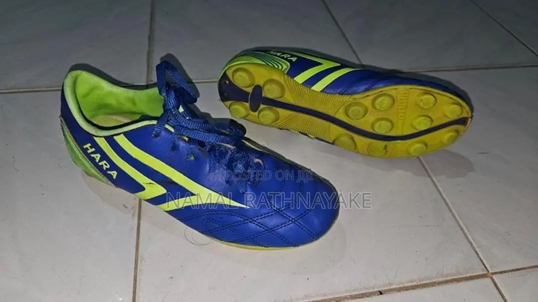 Hara Football shoe