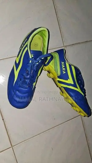 Hara Football shoe