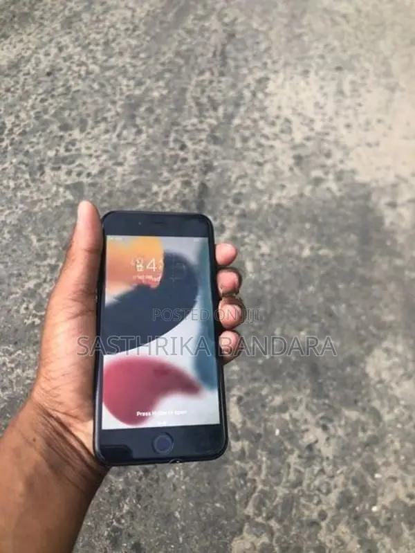 Apple iPhone 7 (Used)
