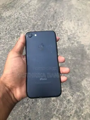 Apple iPhone 7 (Used)
