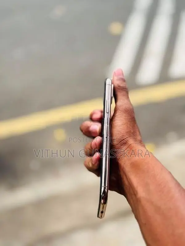 Apple iPhone XS (Used)