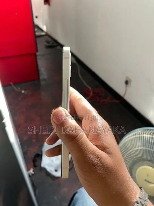 Apple iPhone 12 128GB (Used)