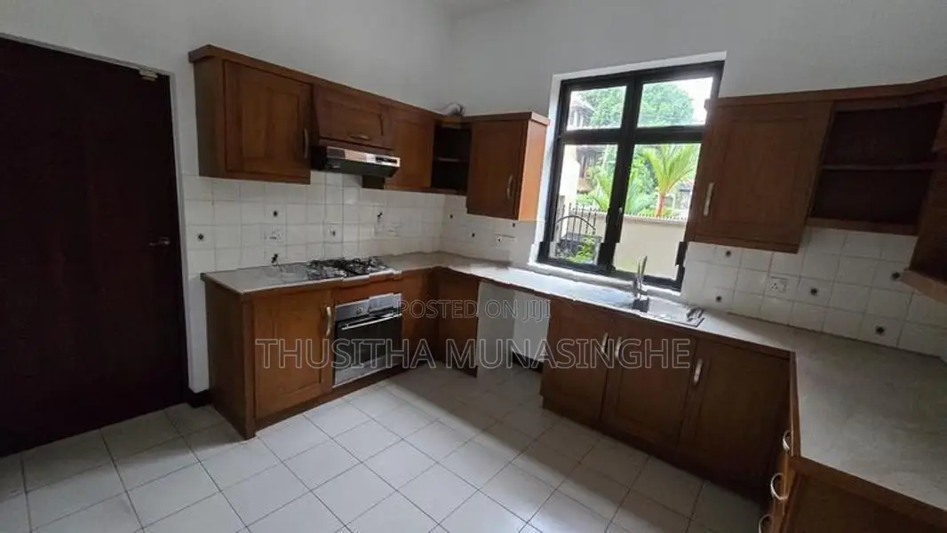 House For Sale In Colombo 8