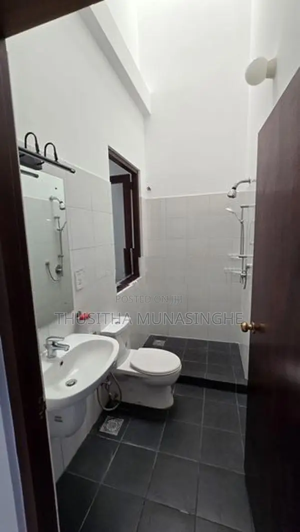 House For Sale In Colombo 8