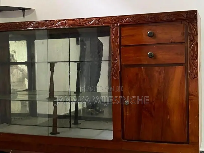 Kos Cabinet in Mint Condition
