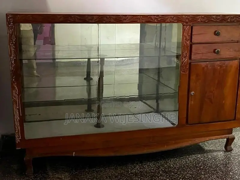 Kos Cabinet in Mint Condition