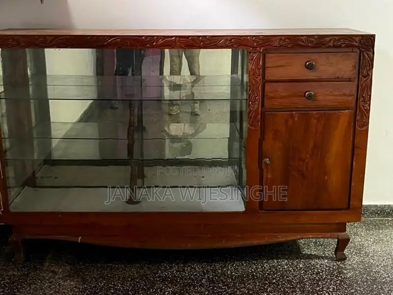 Kos Cabinet in Mint Condition