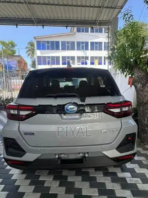 Daihatsu Rocky Hybrid Permium 2025